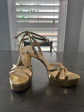 Jessica Simpson Metallic Gold Strappy Platform Sandals